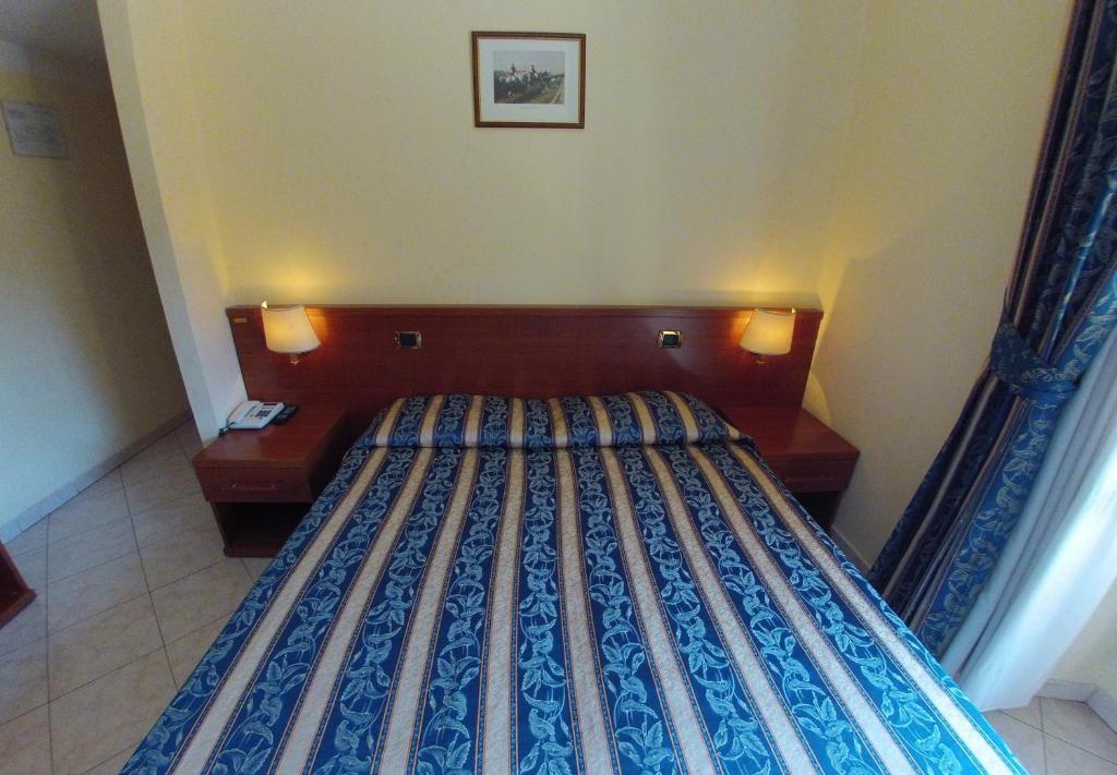 Hotel Ferrari Rom Rum bild